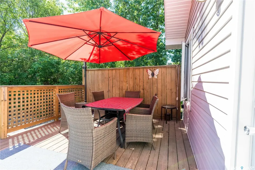 607 Brighton Street Saskatchewan Beach SK S0G 4L0