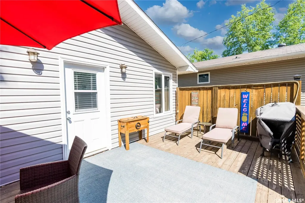 607 Brighton Street Saskatchewan Beach SK S0G 4L0
