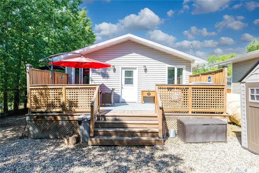607 Brighton Street Saskatchewan Beach SK S0G 4L0