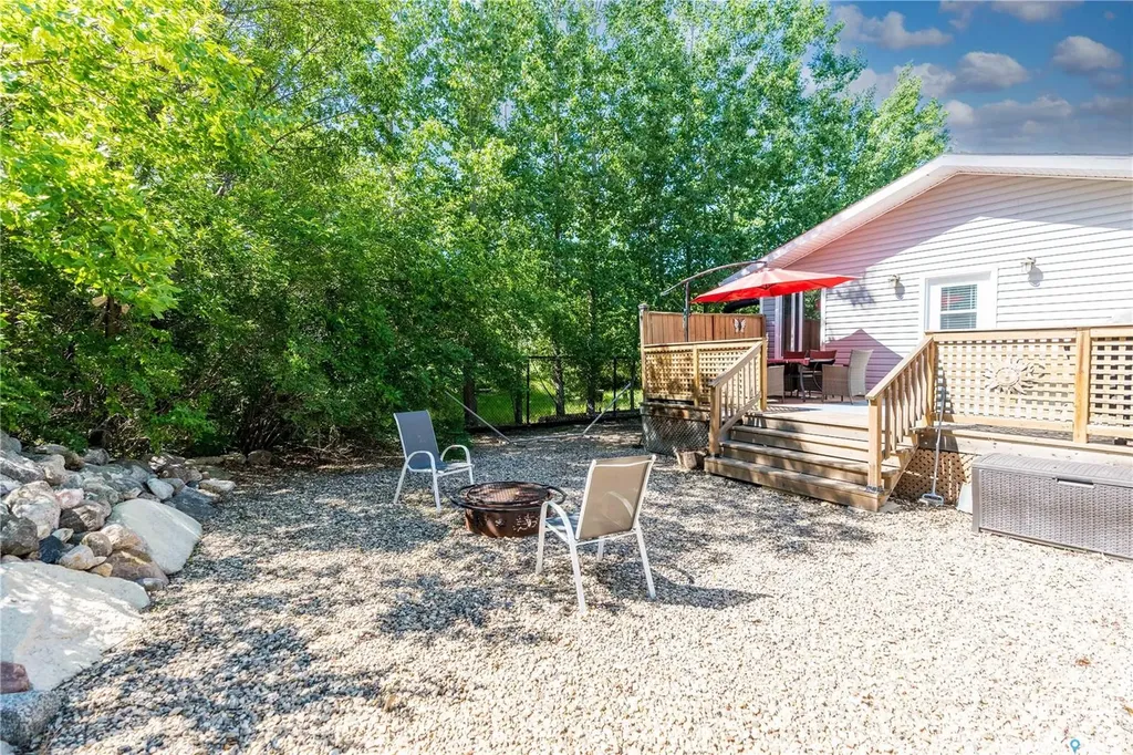 607 Brighton Street Saskatchewan Beach SK S0G 4L0