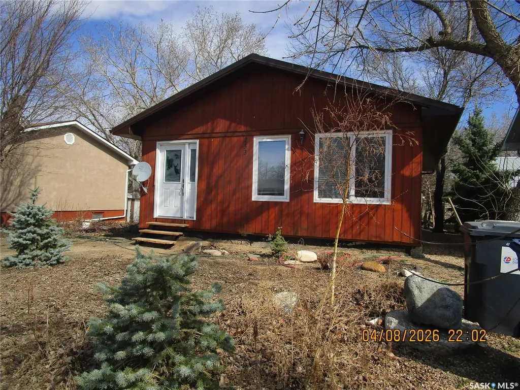 233 4th Avenue E Gravelbourg SK S0H 1X0