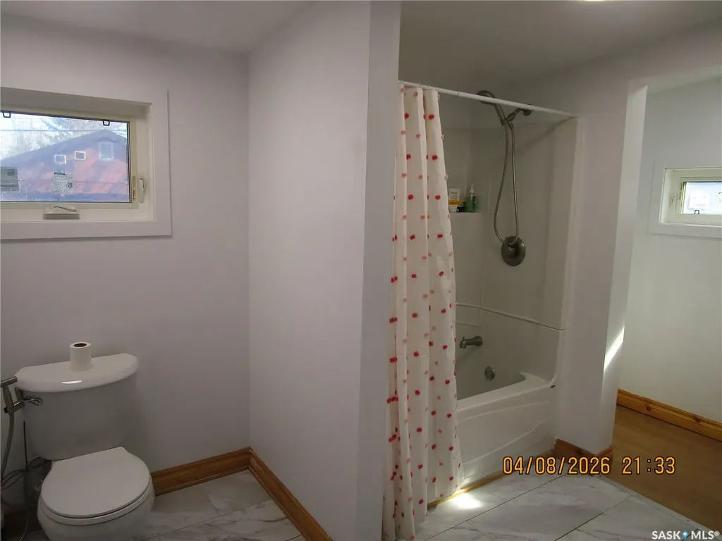 233 4th Avenue E Gravelbourg SK S0H 1X0