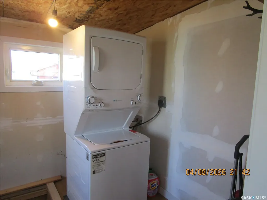 233 4th Avenue E Gravelbourg SK S0H 1X0