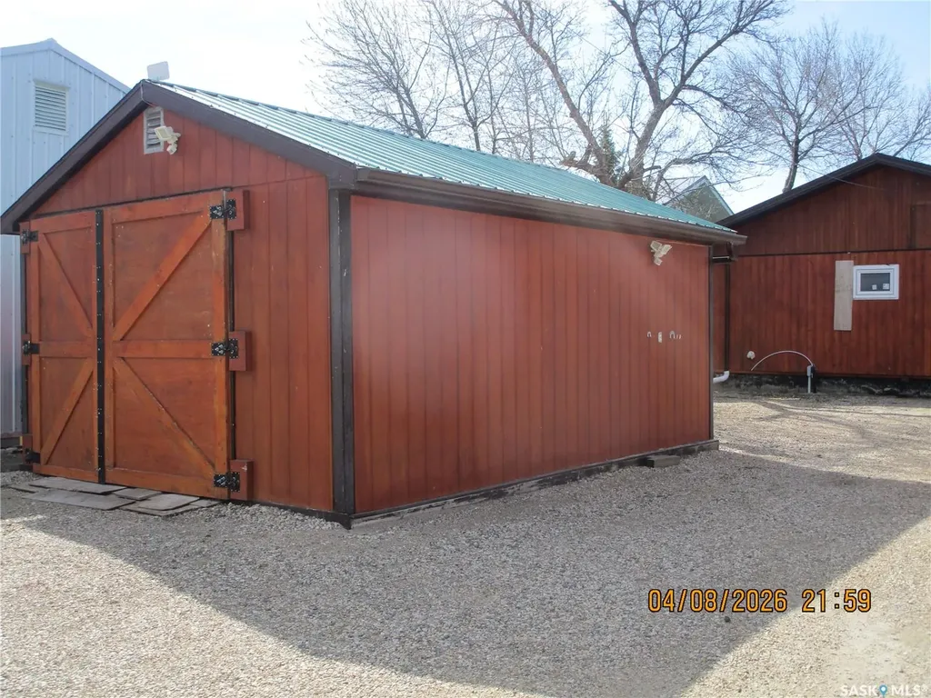 233 4th Avenue E Gravelbourg SK S0H 1X0
