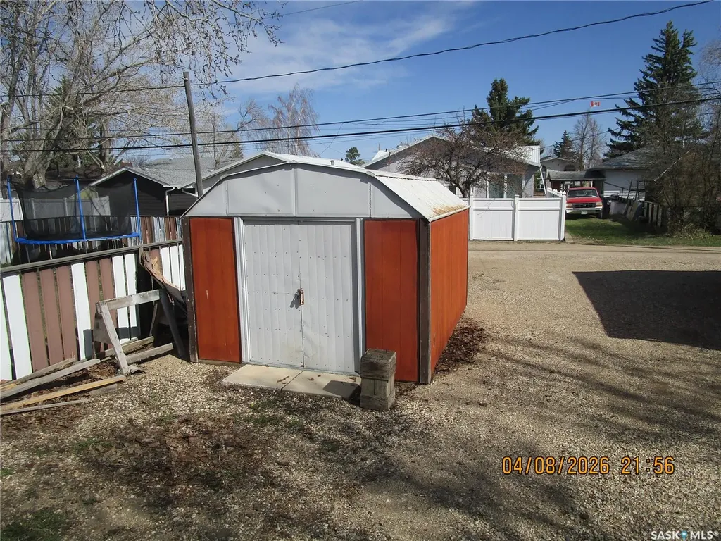 233 4th Avenue E Gravelbourg SK S0H 1X0