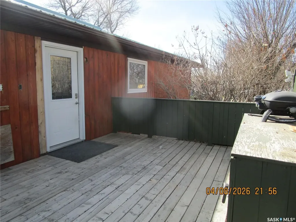 233 4th Avenue E Gravelbourg SK S0H 1X0