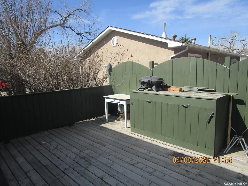 233 4th Avenue E Gravelbourg SK S0H 1X0