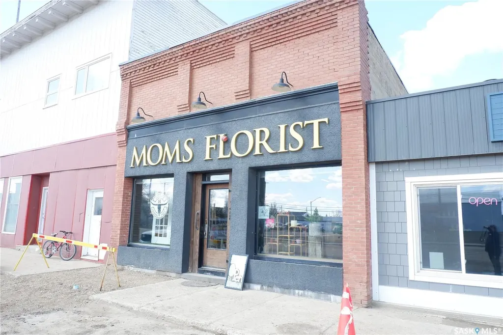 128 Centre Street Assiniboia SK S0H 0B0