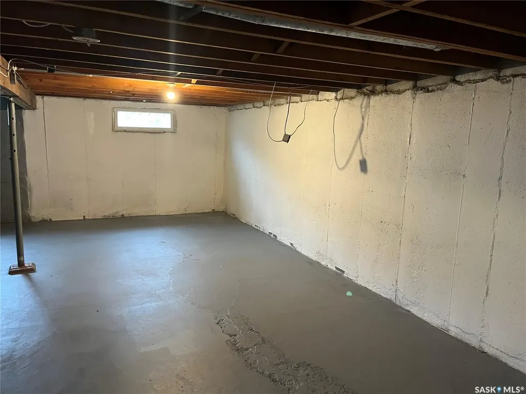 2745 Abbott Road Regina SK S4N 2J7