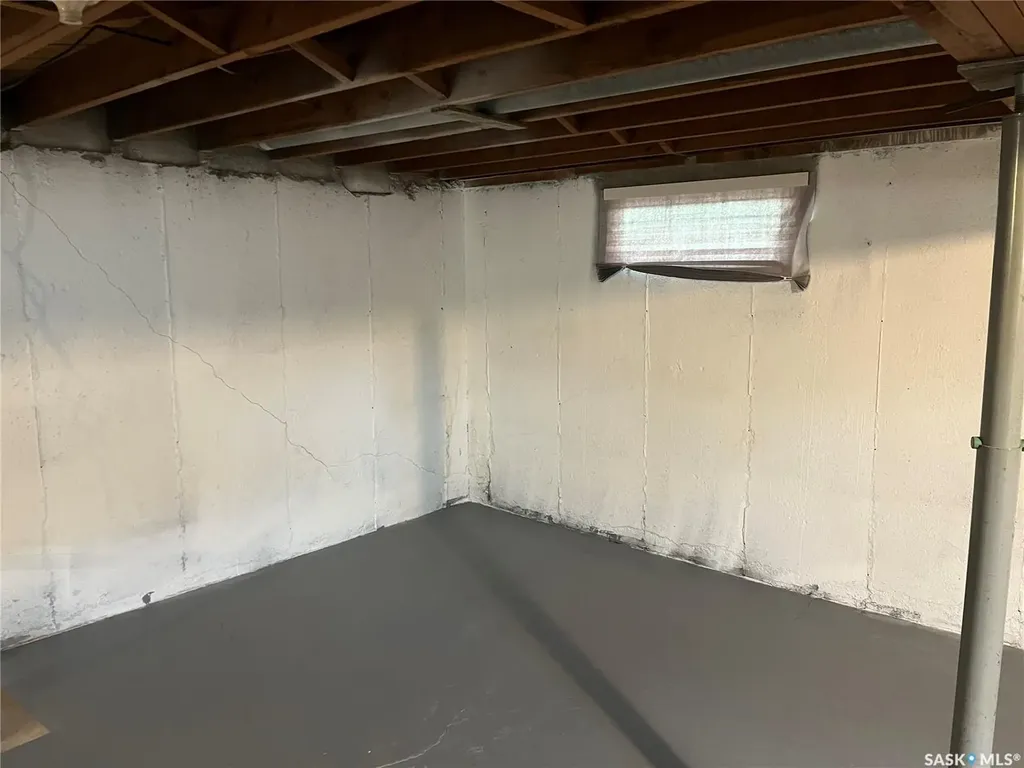 2745 Abbott Road Regina SK S4N 2J7