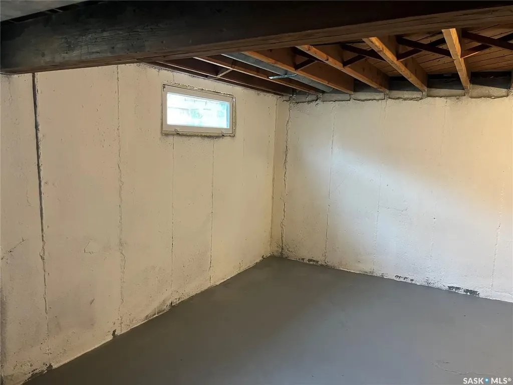 2745 Abbott Road Regina SK S4N 2J7