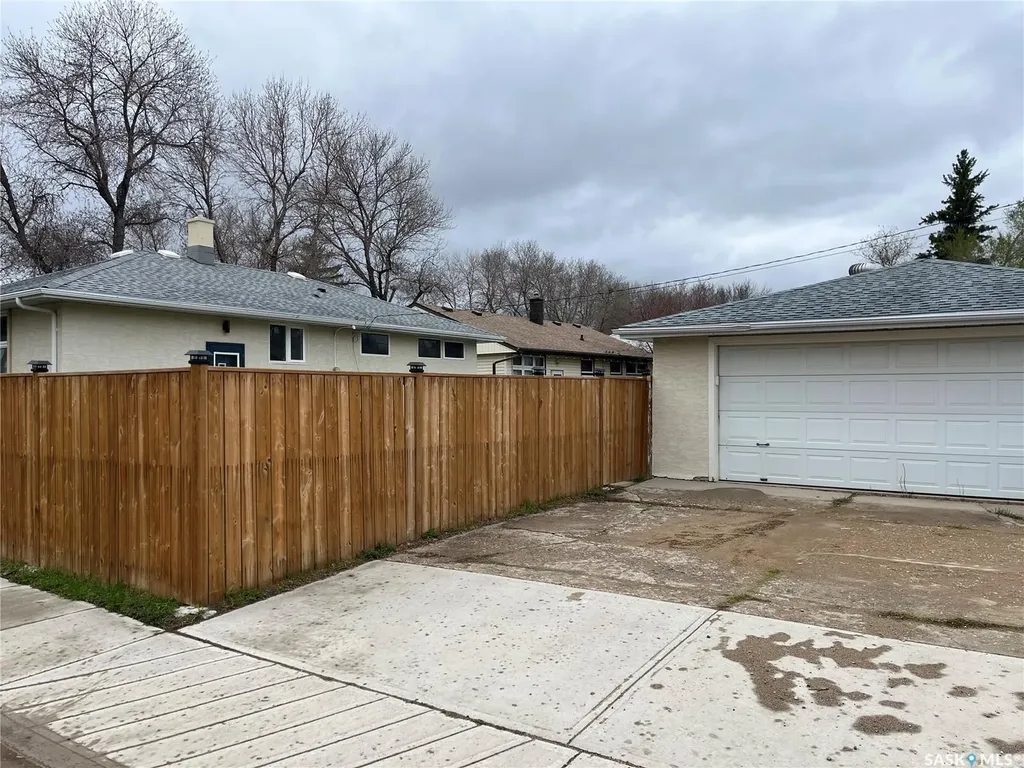 2745 Abbott Road Regina SK S4N 2J7