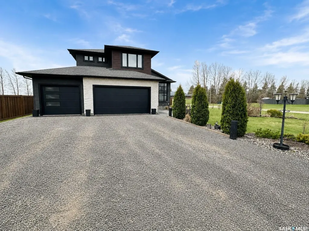 1 Lloyd Avenue Fillmore SK S0G 1N0