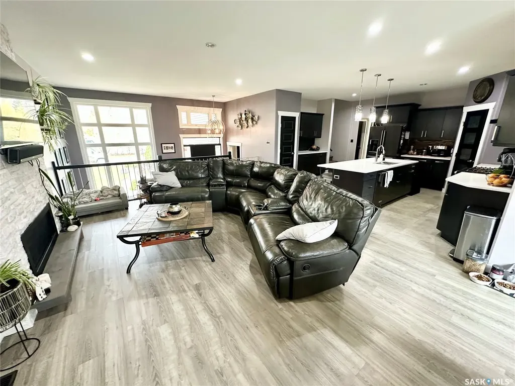 1 Lloyd Avenue Fillmore SK S0G 1N0