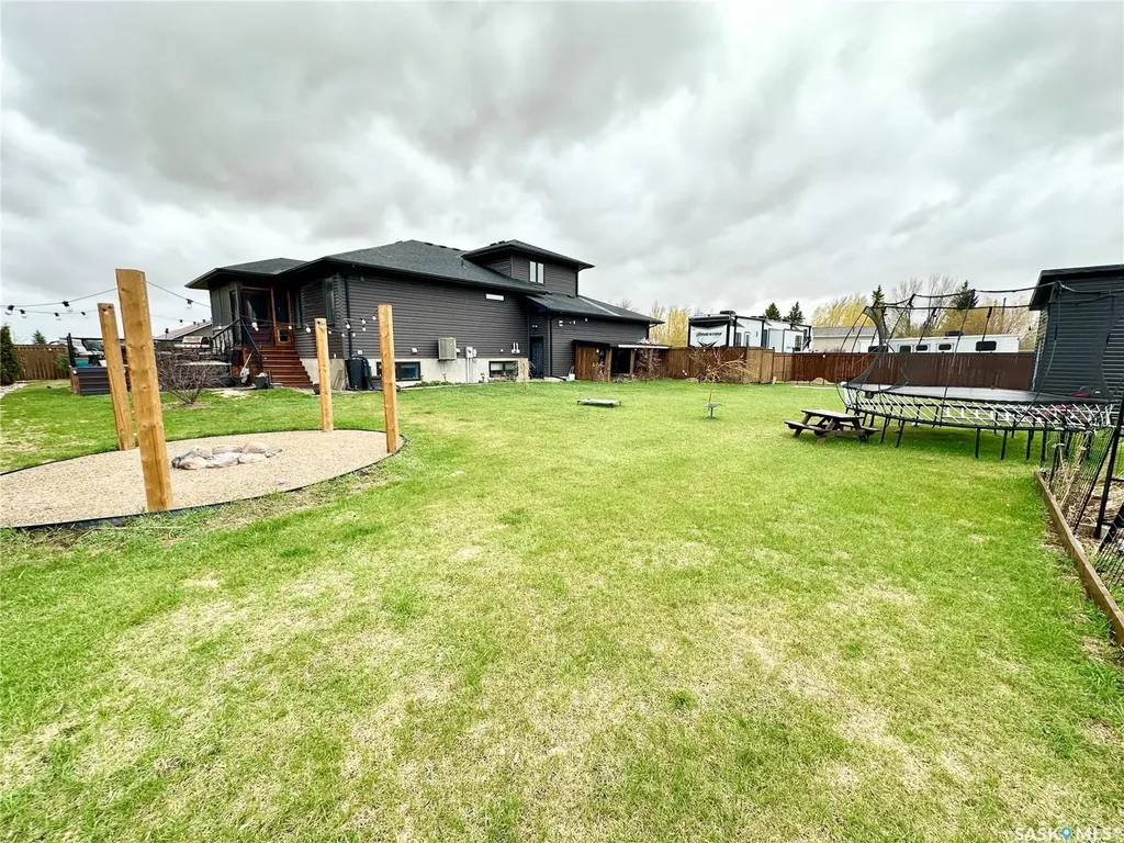 1 Lloyd Avenue Fillmore SK S0G 1N0