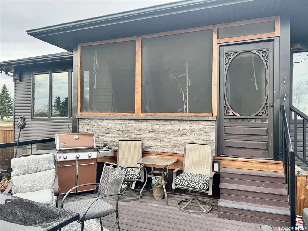 1 Lloyd Avenue Fillmore SK S0G 1N0