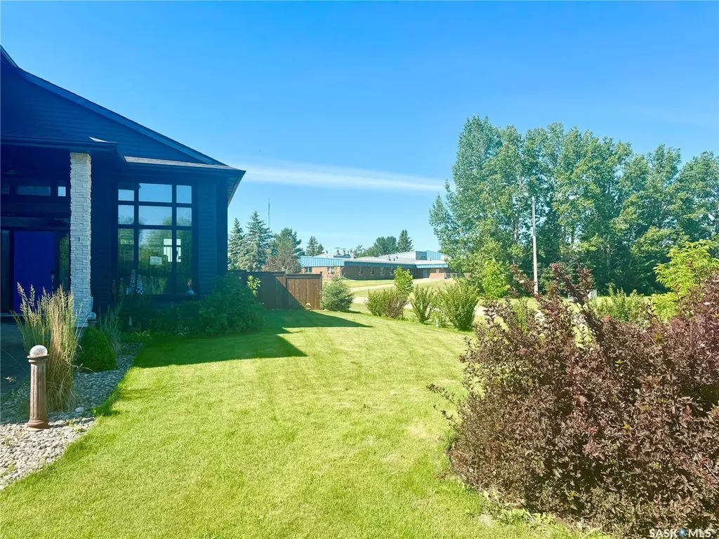 1 Lloyd Avenue Fillmore SK S0G 1N0
