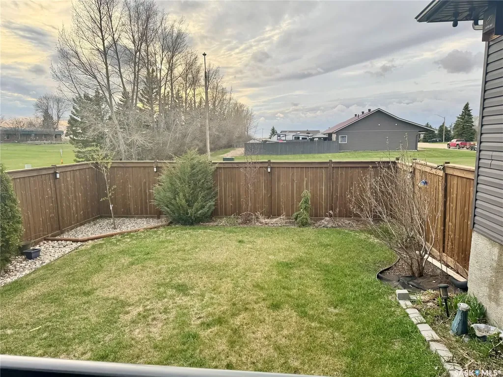 1 Lloyd Avenue Fillmore SK S0G 1N0
