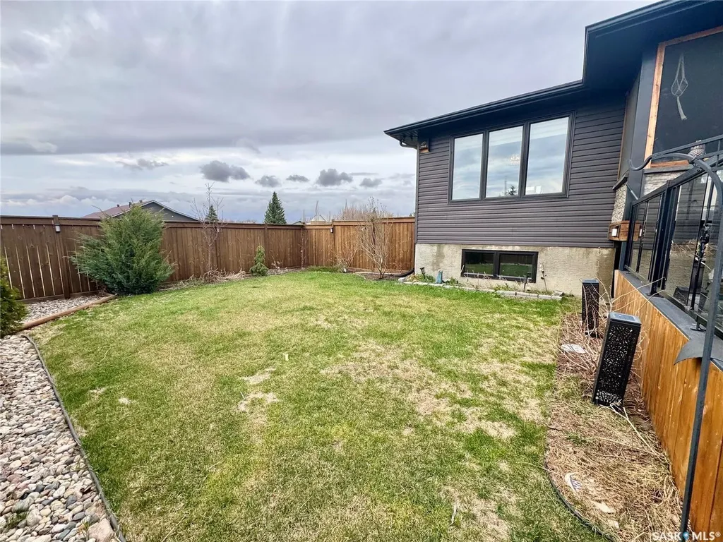 1 Lloyd Avenue Fillmore SK S0G 1N0