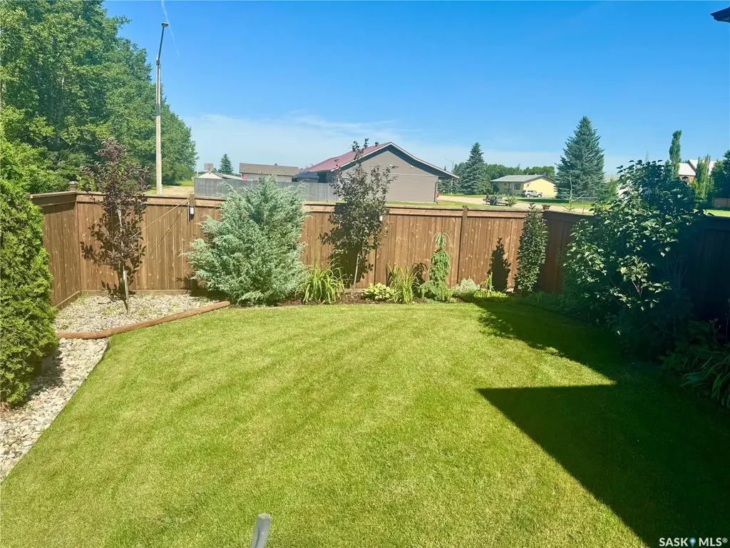 1 Lloyd Avenue Fillmore SK S0G 1N0