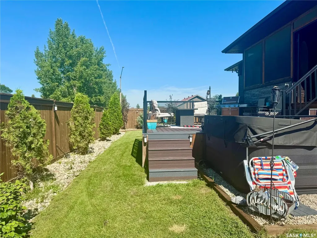 1 Lloyd Avenue Fillmore SK S0G 1N0