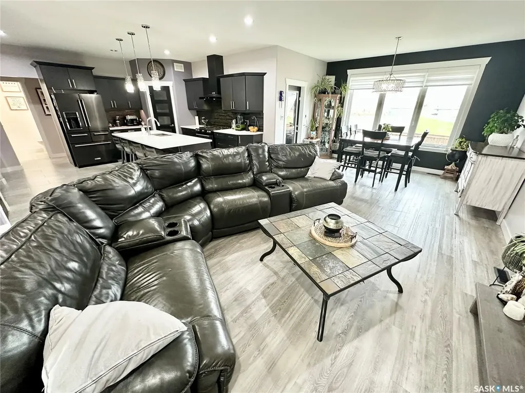 1 Lloyd Avenue Fillmore SK S0G 1N0