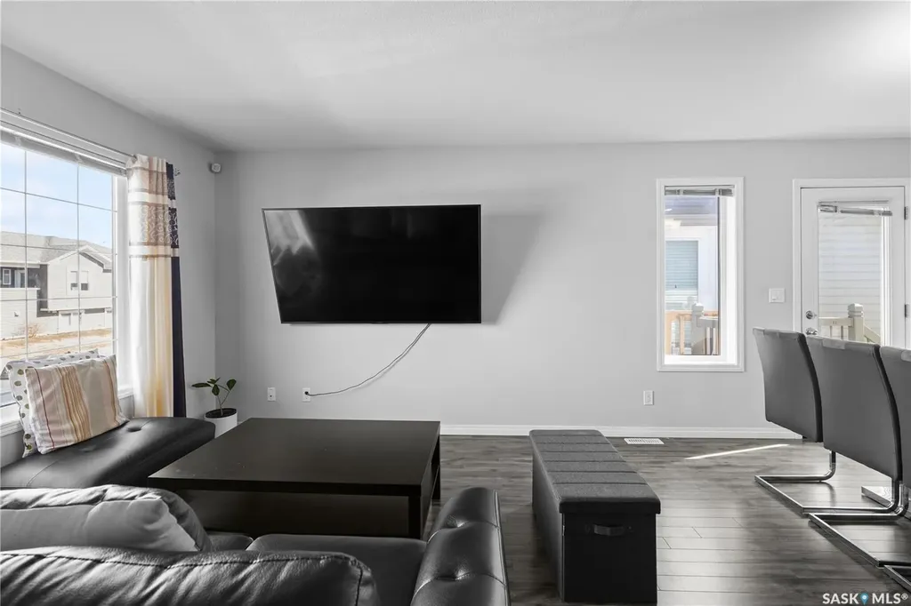 119 Maningas Bend Saskatoon SK S7S 1N1