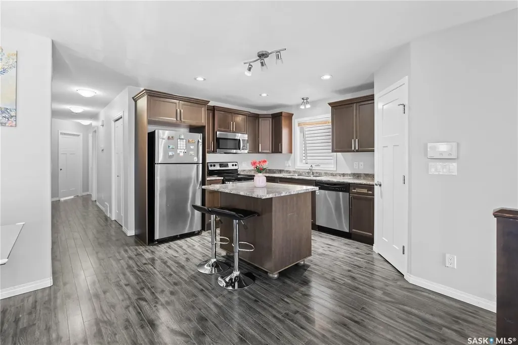 119 Maningas Bend Saskatoon SK S7S 1N1