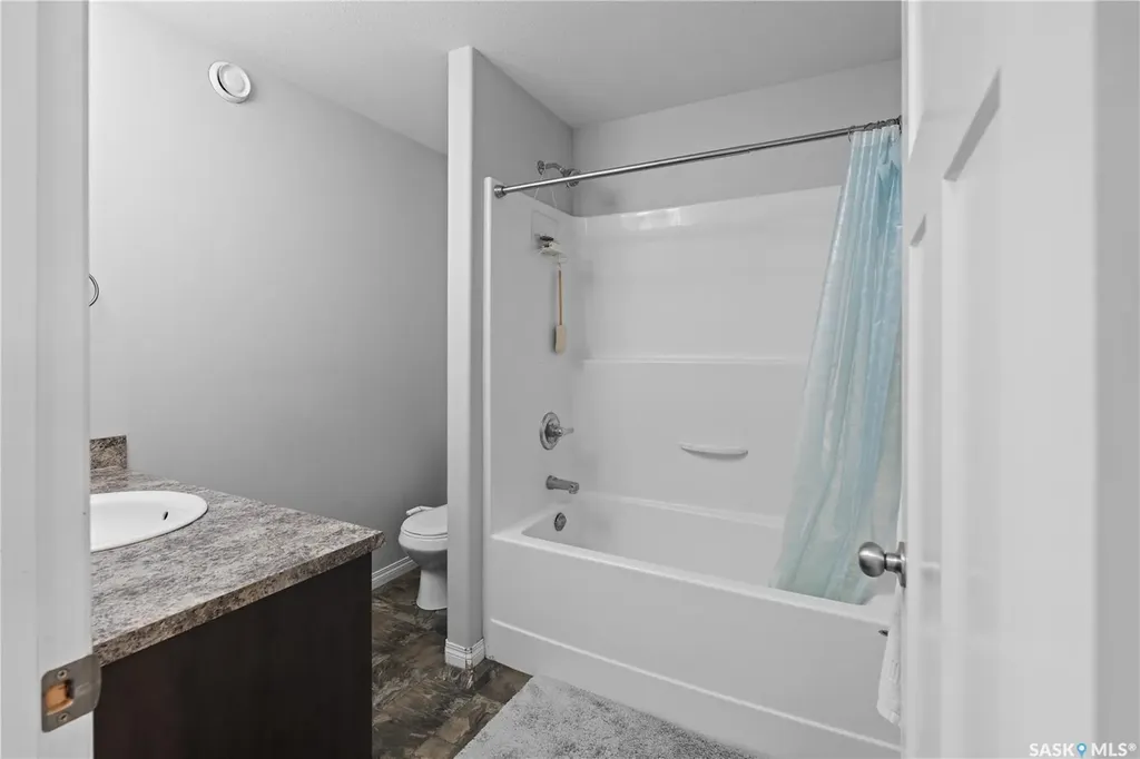 119 Maningas Bend Saskatoon SK S7S 1N1