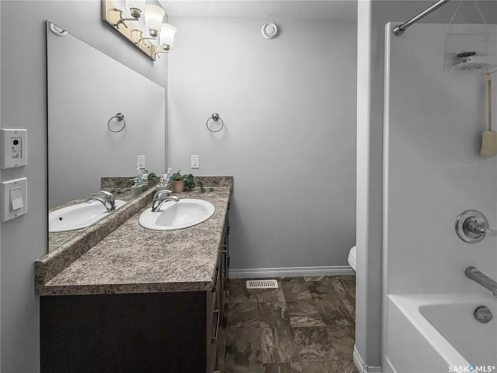 119 Maningas Bend Saskatoon SK S7S 1N1