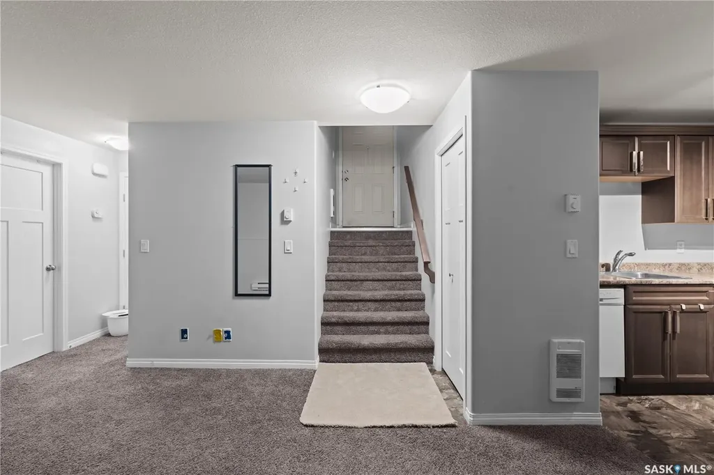 119 Maningas Bend Saskatoon SK S7S 1N1