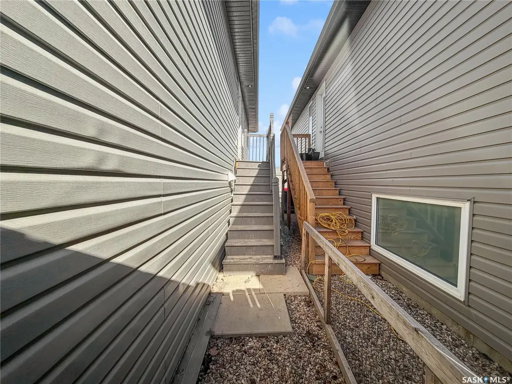 119 Maningas Bend Saskatoon SK S7S 1N1