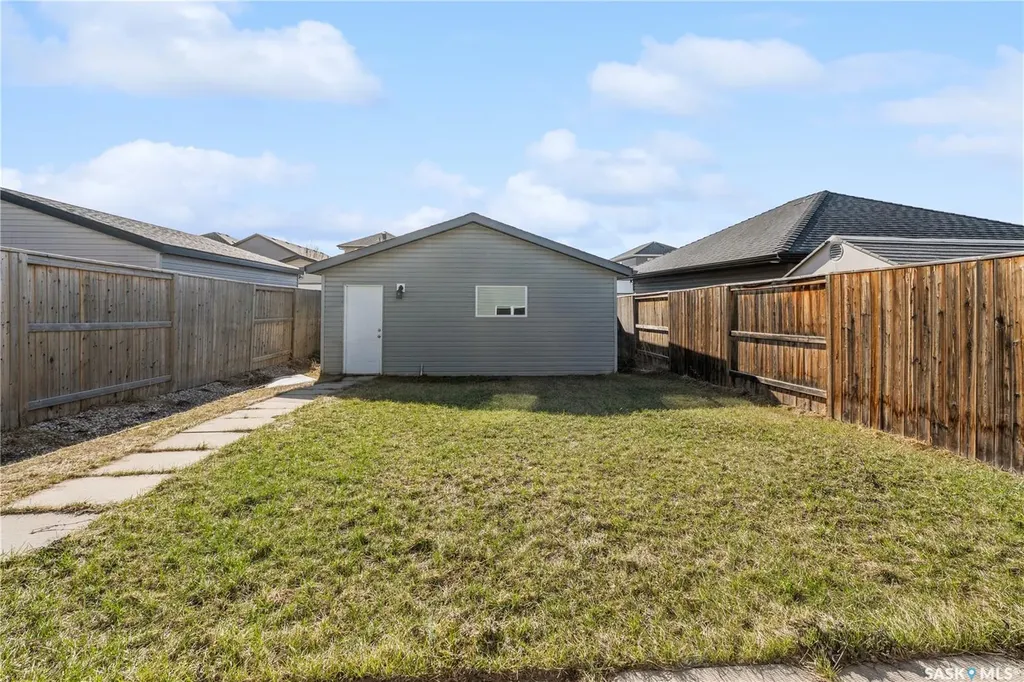 119 Maningas Bend Saskatoon SK S7S 1N1