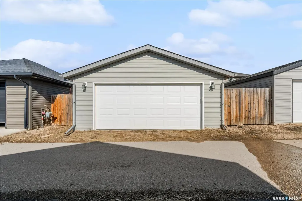 119 Maningas Bend Saskatoon SK S7S 1N1