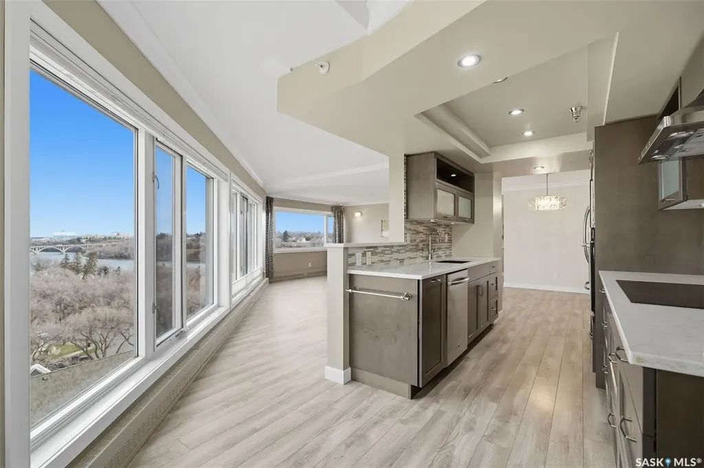 424 Spadina Crescent E Saskatoon SK S7K 6X7