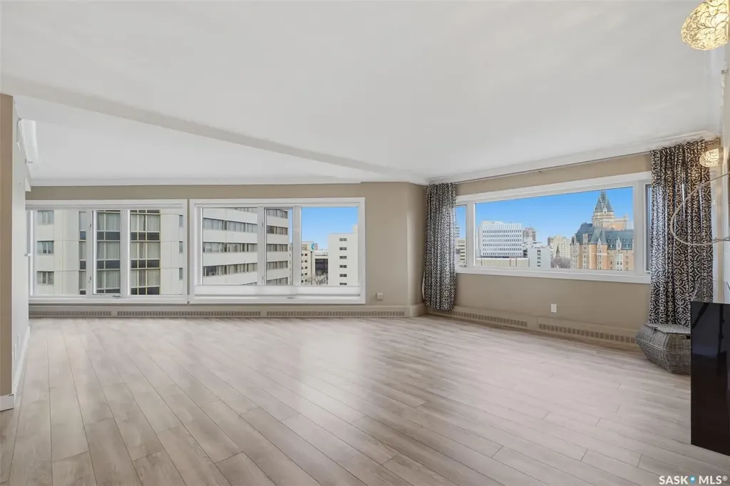 424 Spadina Crescent E Saskatoon SK S7K 6X7