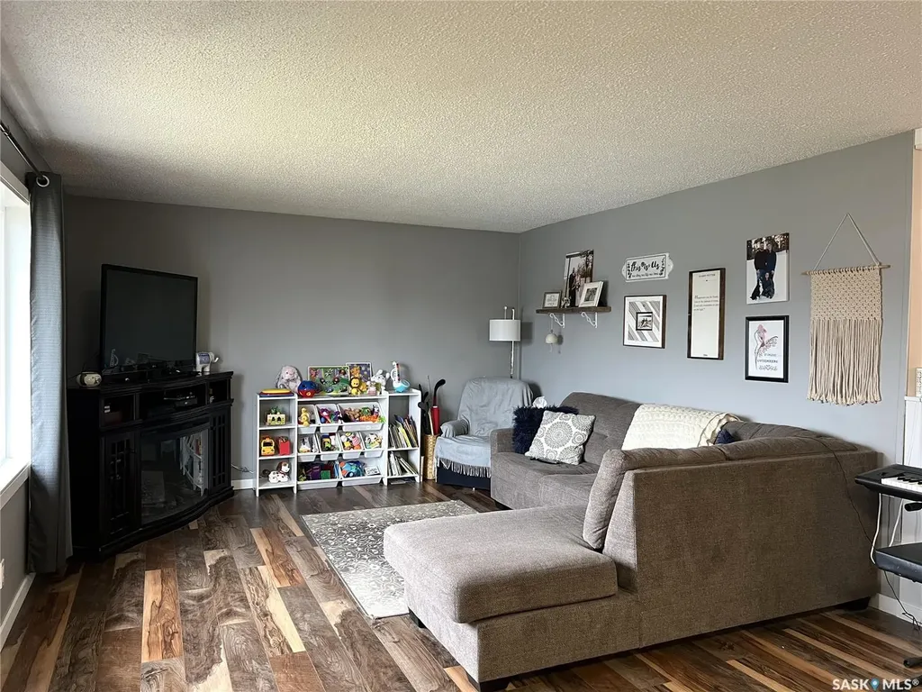 23 Marion Crescent Meadow Lake SK S9X 1B7