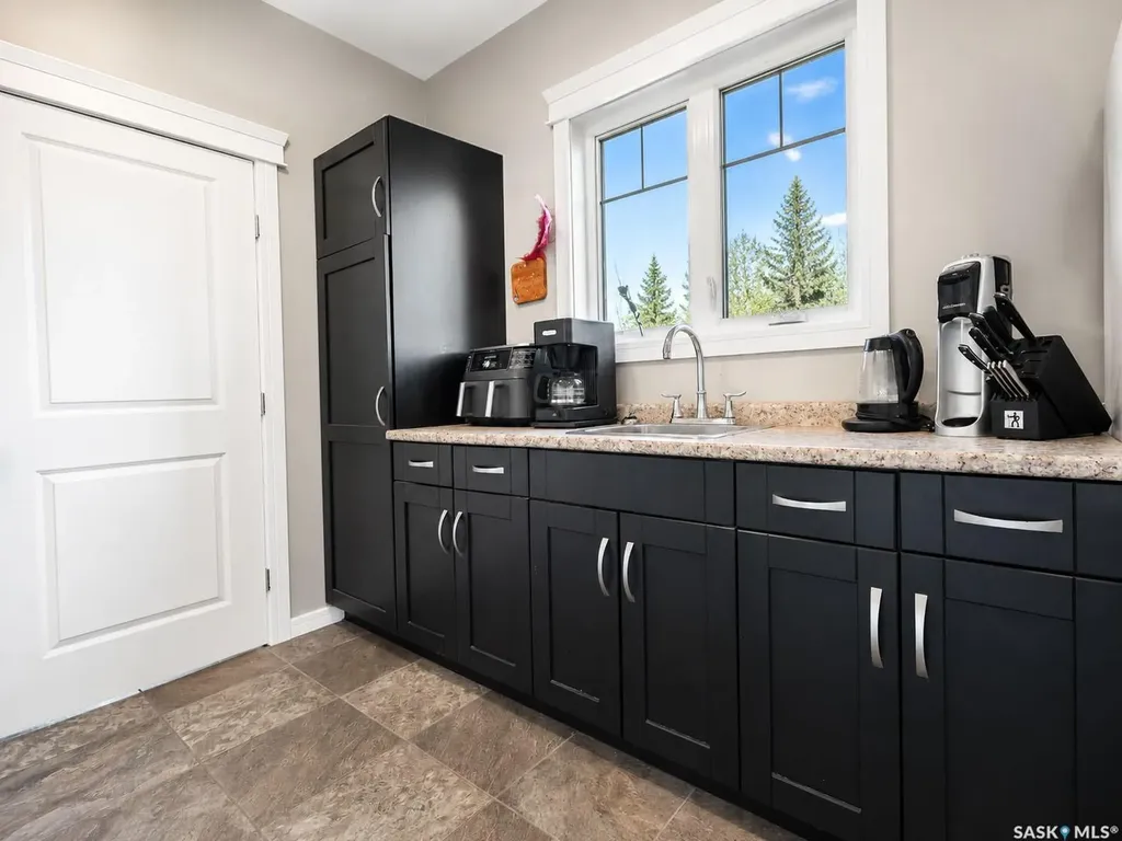16 Glass Drive Prince Albert SK S6X 0A7
