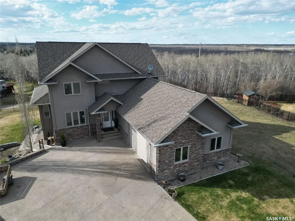16 Glass Drive Prince Albert SK S6X 0A7