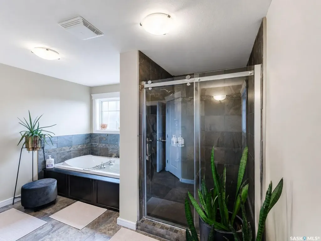 16 Glass Drive Prince Albert SK S6X 0A7