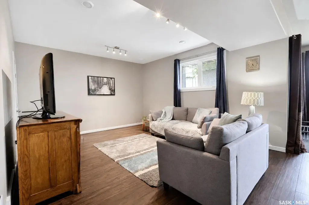 16 Glass Drive Prince Albert SK S6X 0A7