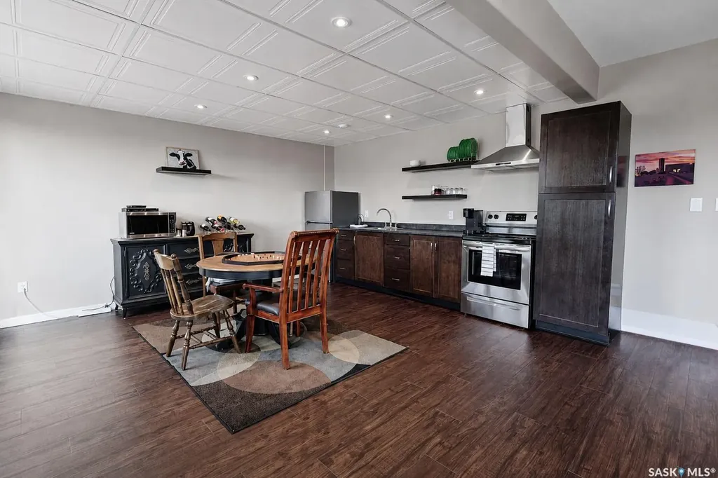 16 Glass Drive Prince Albert SK S6X 0A7