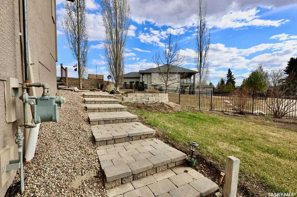 16 Glass Drive Prince Albert SK S6X 0A7