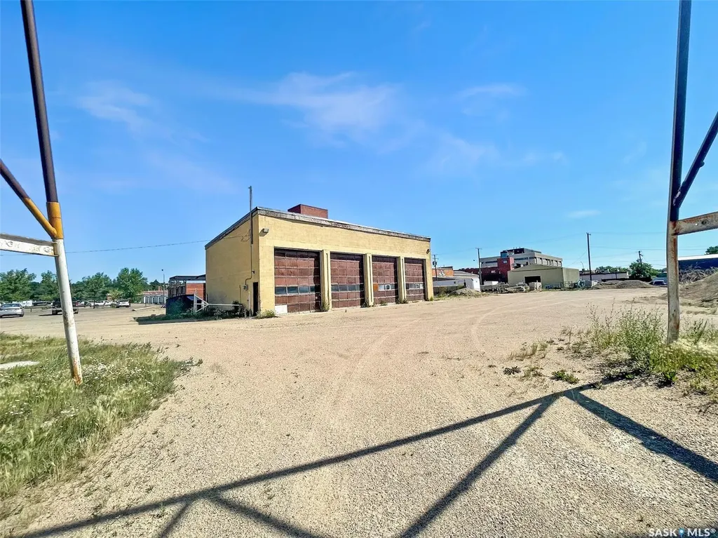 503 North Railway Street W Swift Current SK S9H 4T4