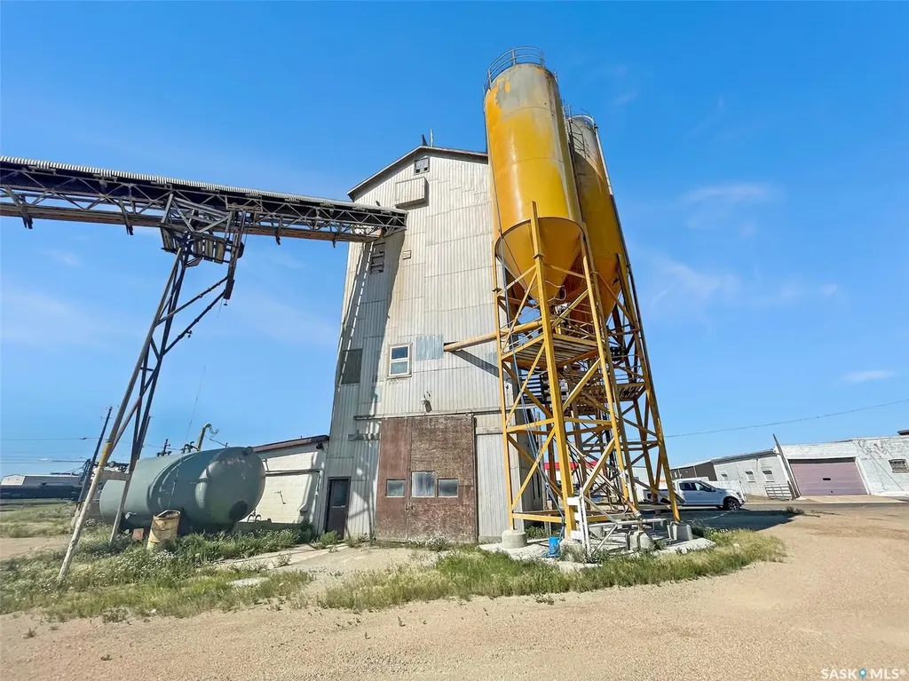 503 North Railway Street W Swift Current SK S9H 4T4