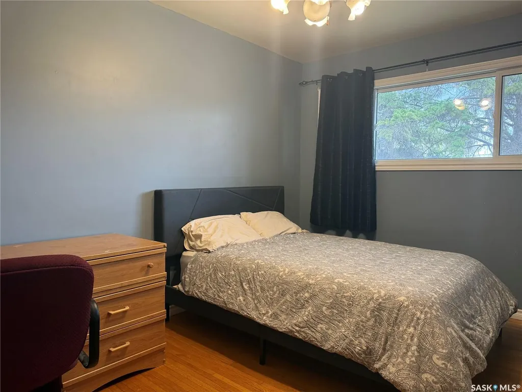 1018 11th Avenue NW Moose Jaw SK S6H 4L5