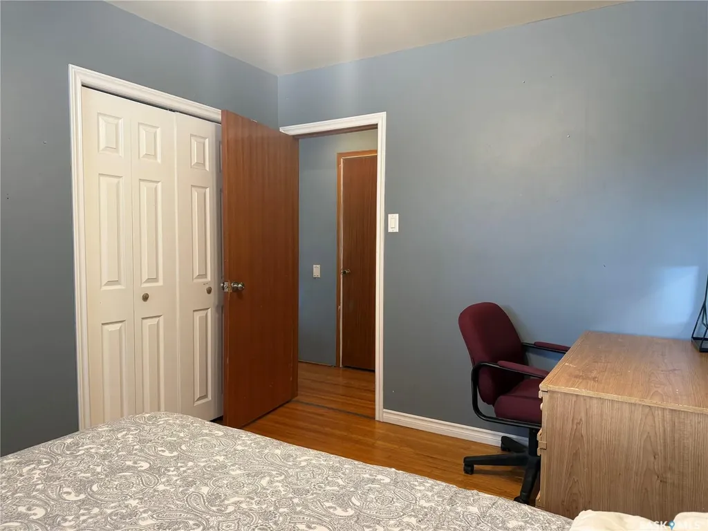 1018 11th Avenue NW Moose Jaw SK S6H 4L5