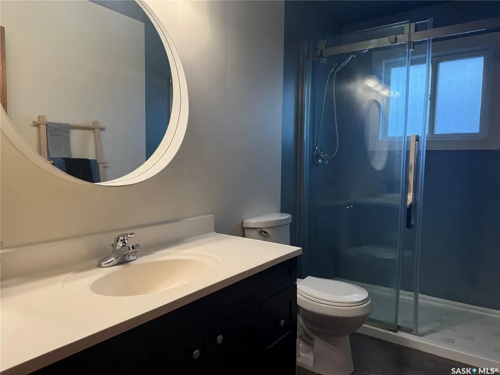 1018 11th Avenue NW Moose Jaw SK S6H 4L5