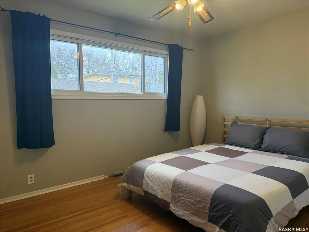 1018 11th Avenue NW Moose Jaw SK S6H 4L5