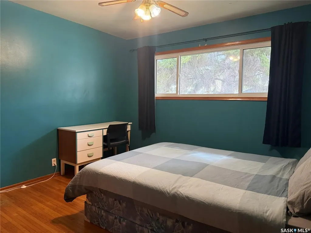1018 11th Avenue NW Moose Jaw SK S6H 4L5